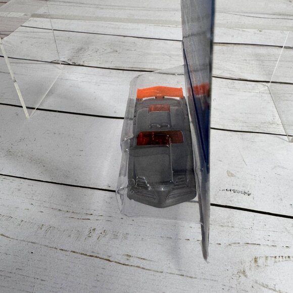 Hot Wheels Lot of 4 – Fantasy & Concept Cars (Carded, Package Wear) - Picture 15 of 16